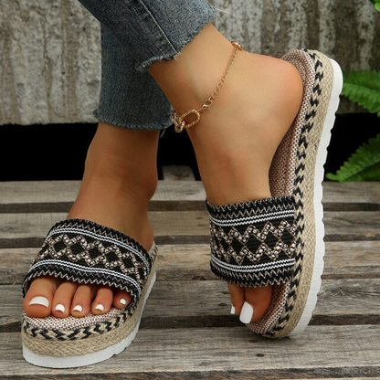 Women's Embroidered Pattern Slippers