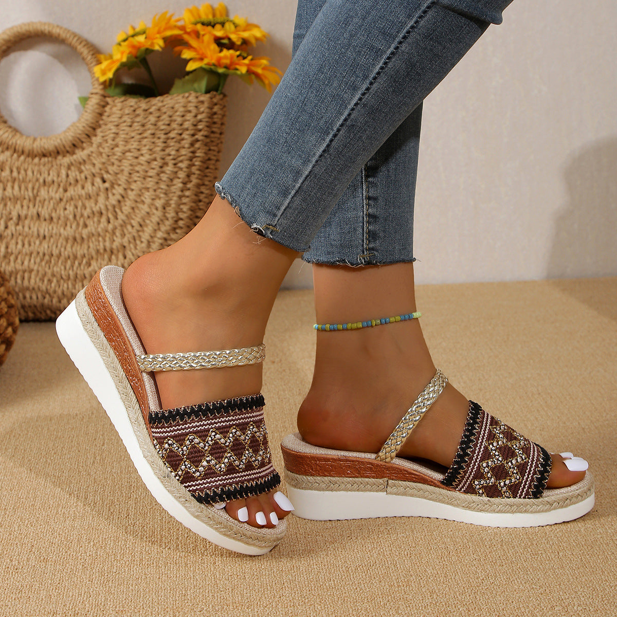 Wave patterned Sandals