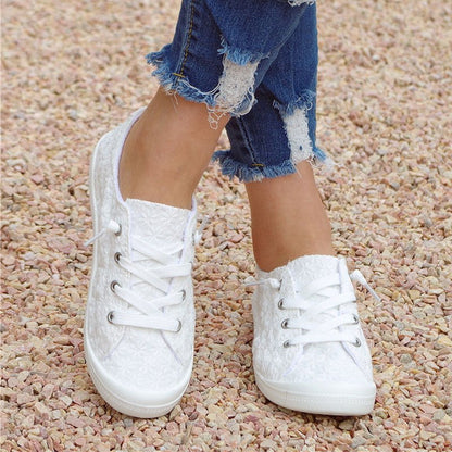 Women's Flower Embossed Flat Sneakers