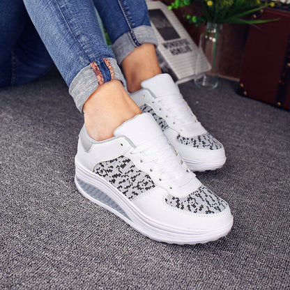 Women's swing platform sneakers