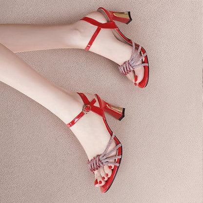 Fashionable and airy sandals