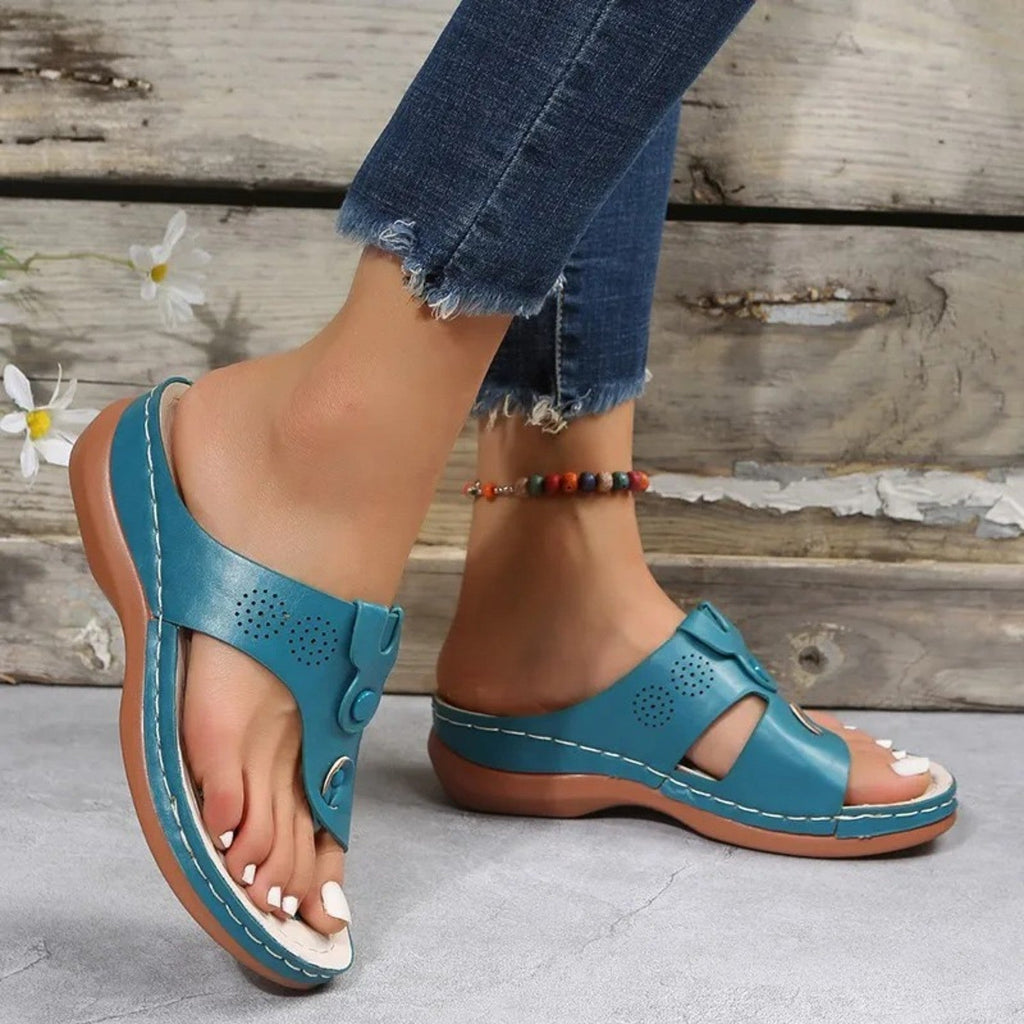 Relaxed and versatile orthopedic Sandals