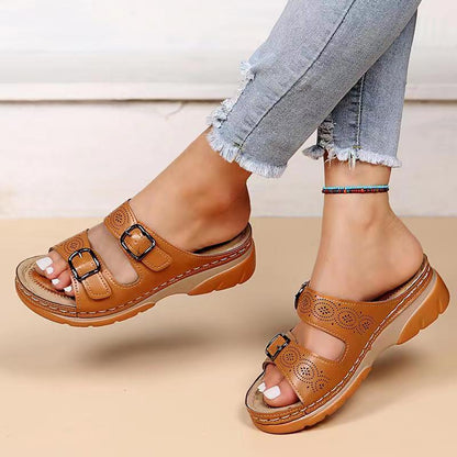 Light and trendy sandals for women