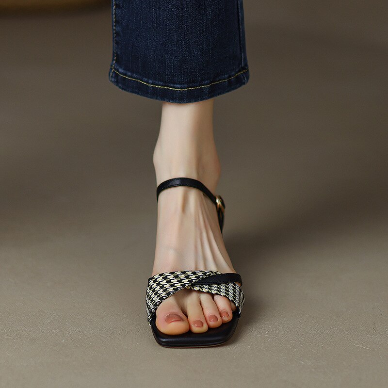 Fashionable and functional orthopedic Sandals