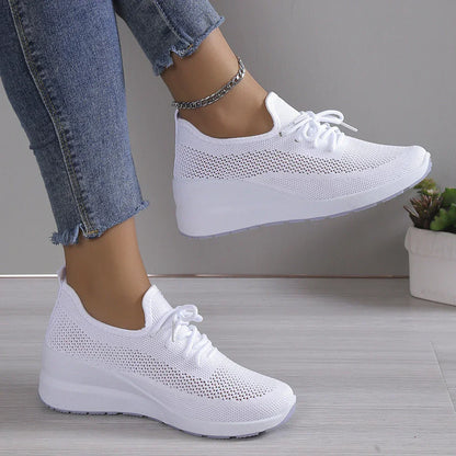 Trendy and lightweight Sneakers