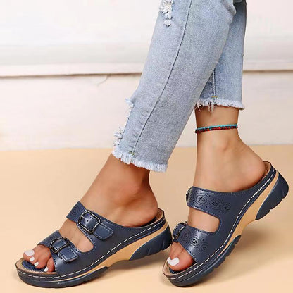 Light and trendy sandals for women