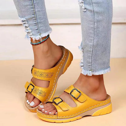 Light and trendy sandals for women