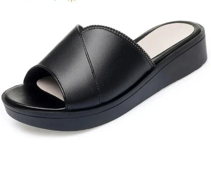 Comfortable and versatile orthopedic Sandals