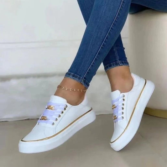 Fashionable and airy Sneakers