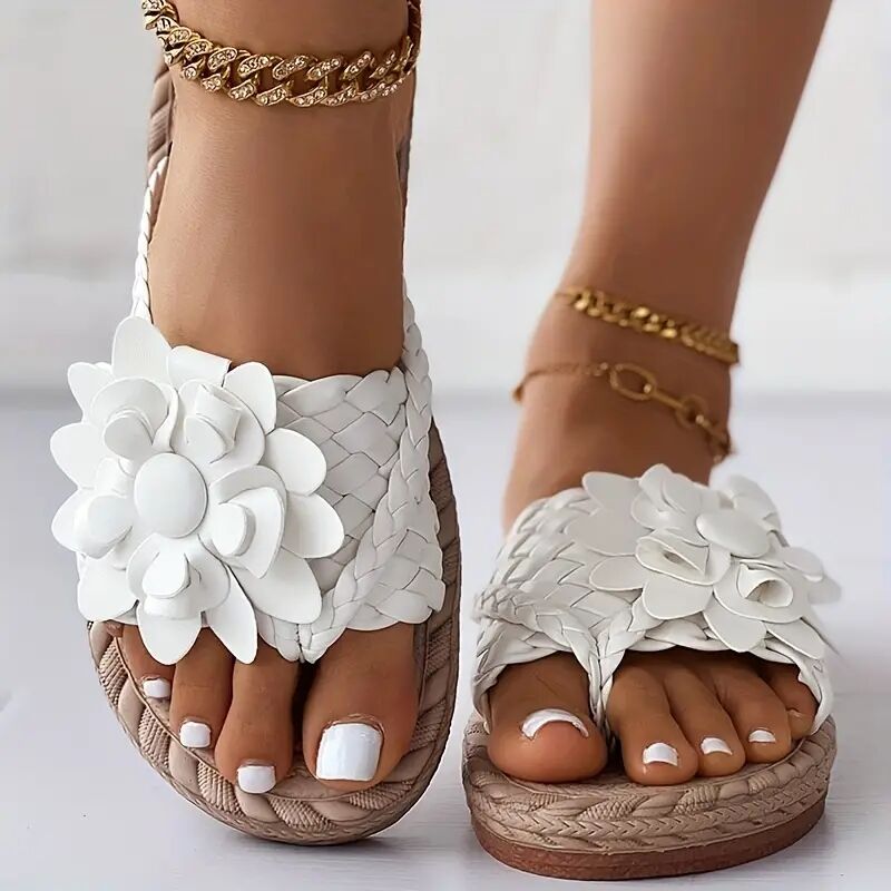 Boho style slippers with flowers