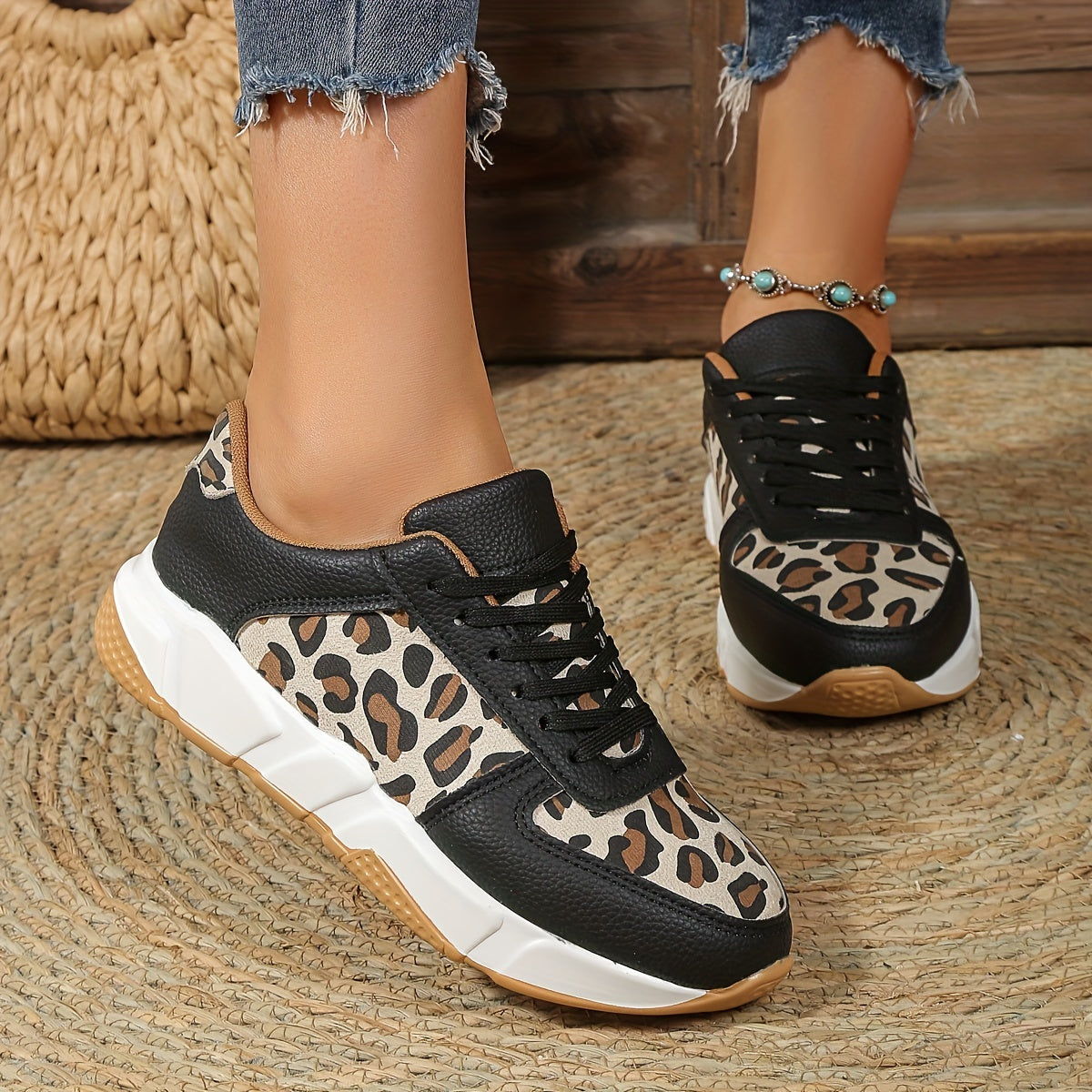 Fashionable supportive orthopedic Sneakers