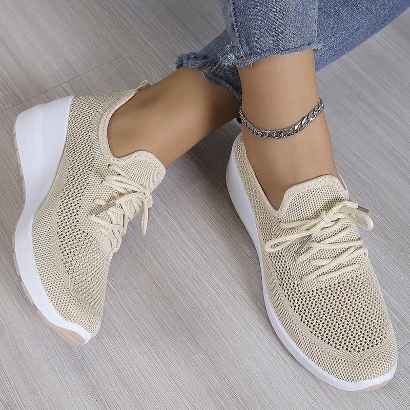 Trendy and lightweight Sneakers