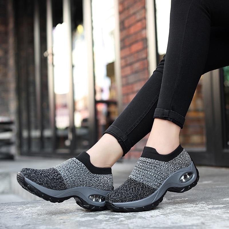 Orthopedic slip-on sneakers with arch support